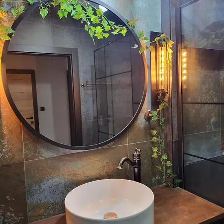 Stylish, Cozy Varsó